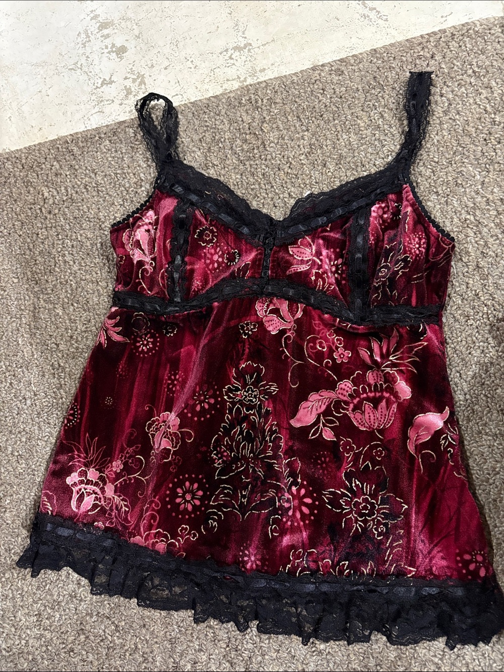 Women’s Velvet Floral Lace Camisole in Burgundy